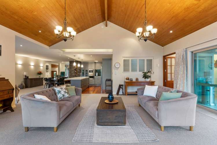 61 Puketutu Road Bombay_13