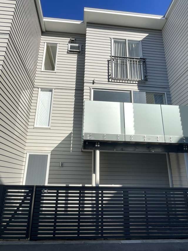 Two Bedroom & One Bathroom Townhouse