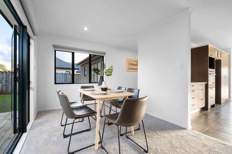 86 Fields Parade Oteha_8