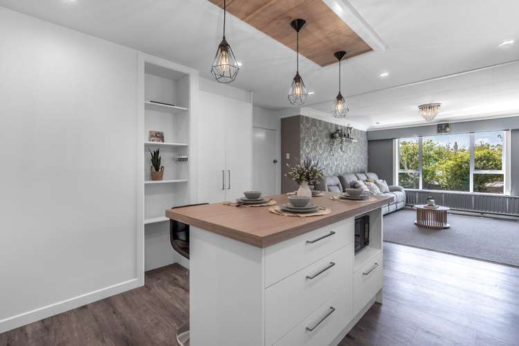 400 North Road Waikiwi_6