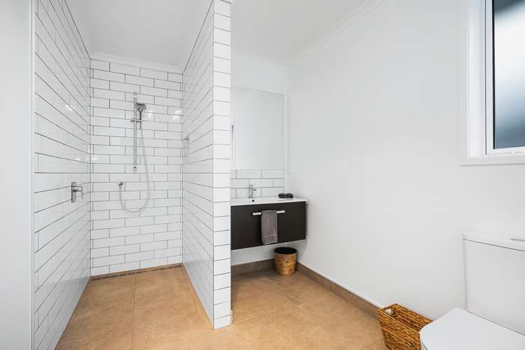 18 Maturiki Drive One Tree Point_13