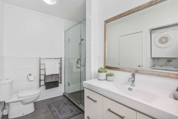 1/10 Lydia Avenue Northcote_9