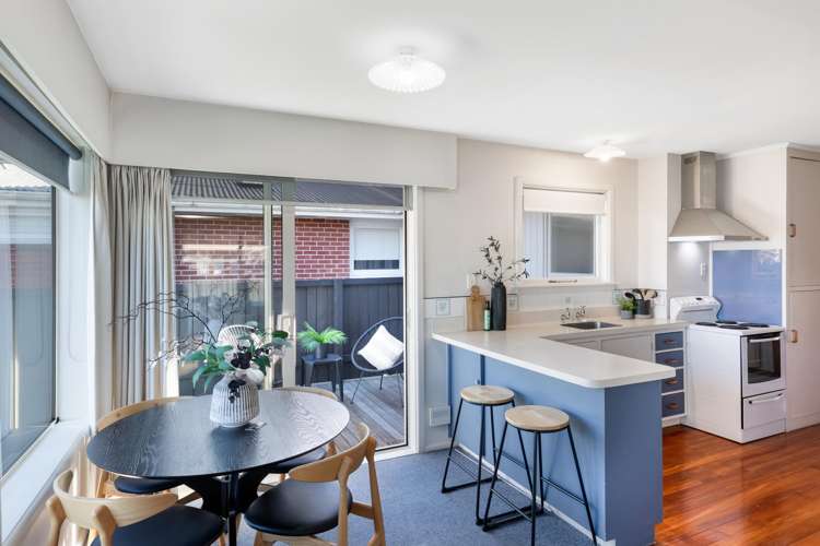2/4 Lansbury Avenue Strowan_9