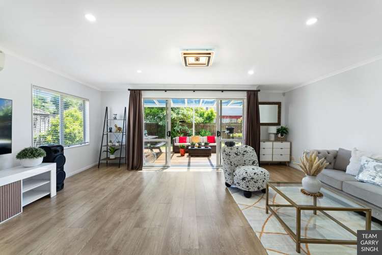 8 Ritchie Crescent Takanini_13