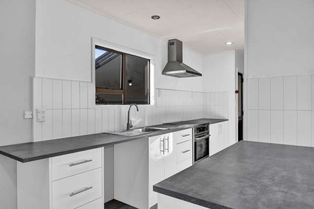 7 Swansea Road Stratford_1