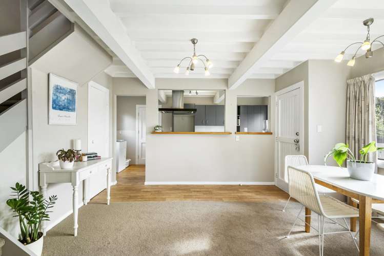 1/70 Ayton Drive Totara Vale_9