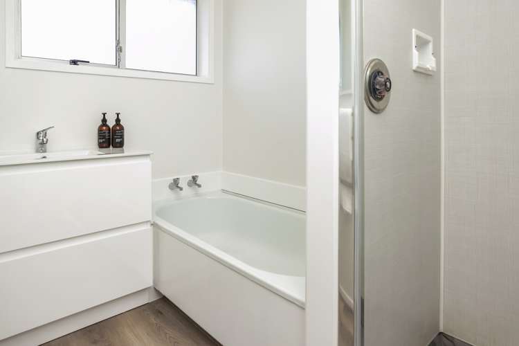 1/12 Markham Place Bucklands Beach_11