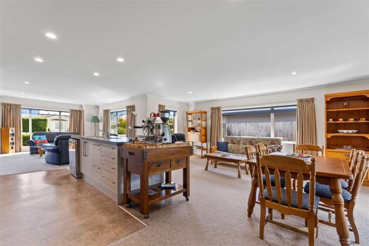 76 Covent Drive Stoke_16