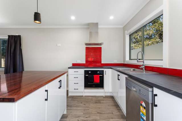 Charming 3-Bedroom Home in Kawerau!