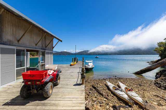 Bay of Many Coves Queen Charlotte Sound_1