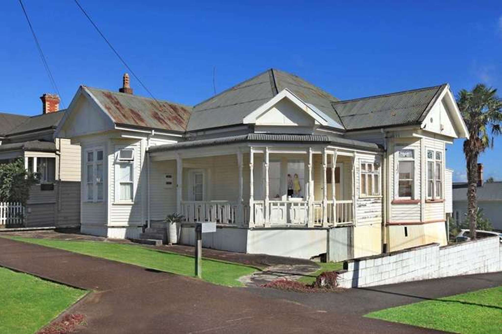 Film star villa finds a buyer - ‘we’re happy to pass the old girl on’