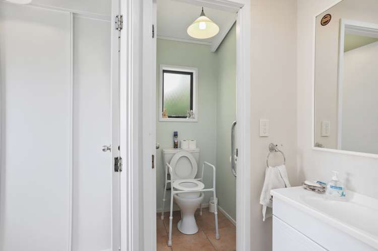 7a Sarona Avenue Glen Eden_14