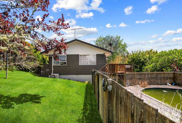 6 Theban Place Totara Vale_11