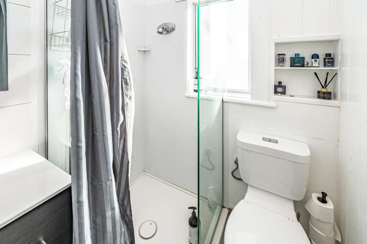 18 Swiss Avenue Gonville_14