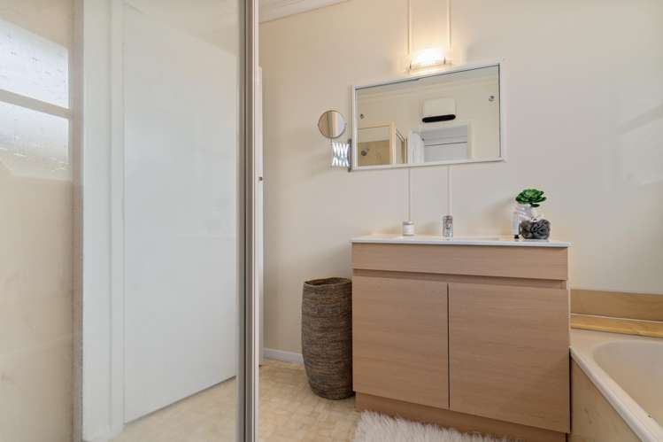 9 Armstrong Avenue Carterton_11