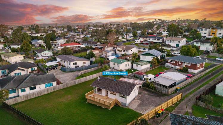 19 Thornlow Street Glendene_24