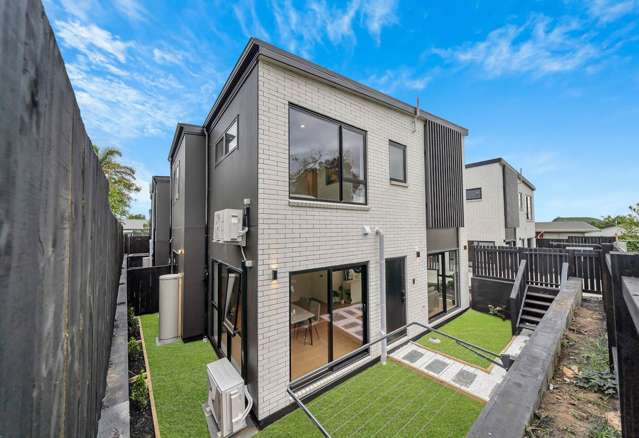Brand-New Homes Overlooking the Reserve