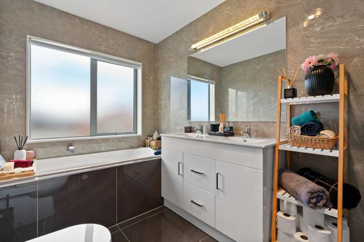 4 Crestview Rise Papakura_16