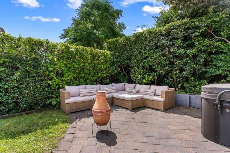 13a Pinewood Grove Botany Downs_22