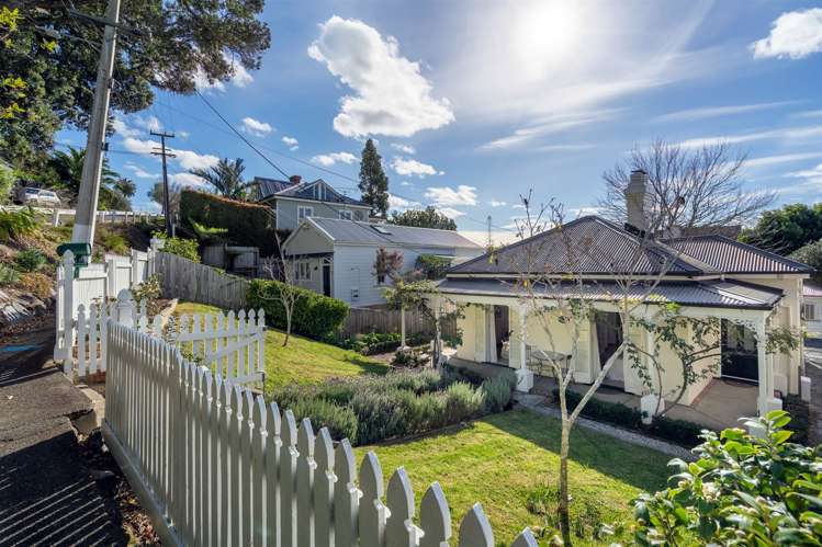 10 Beach Road Northcote Point_15