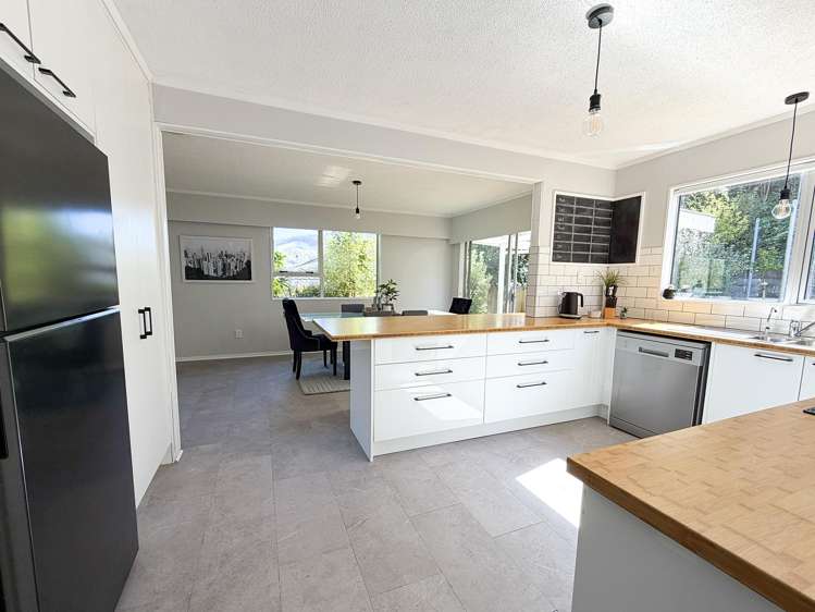 12 Zande Terrace Tawa_5