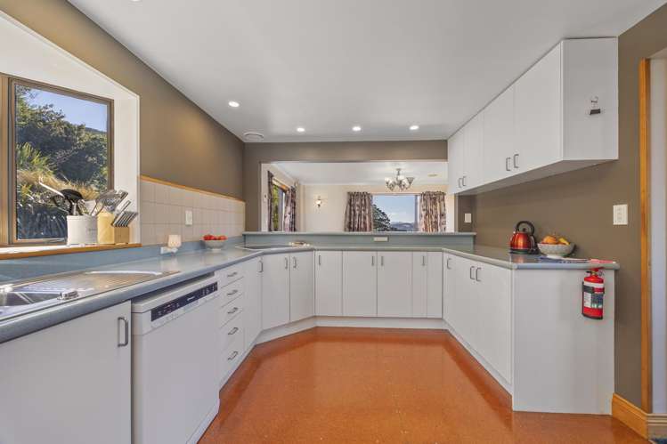 67 Manapouri St Ravensbourne_6