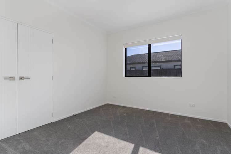 6 Castlepoint Avenue Takanini_11