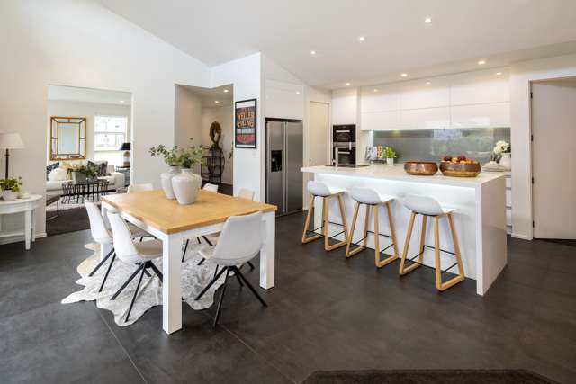 8 Defender Crescent Beachlands_4