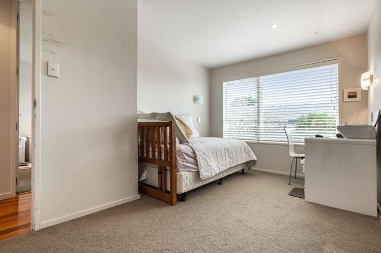 4/2 Tiwai Road Royal Oak_13