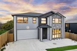 LUXURY, SMART HOME, BRAND NEW WITH VIEWS!