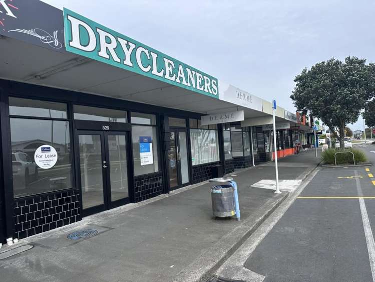 Shop 4, 529 Maunganui Road_0