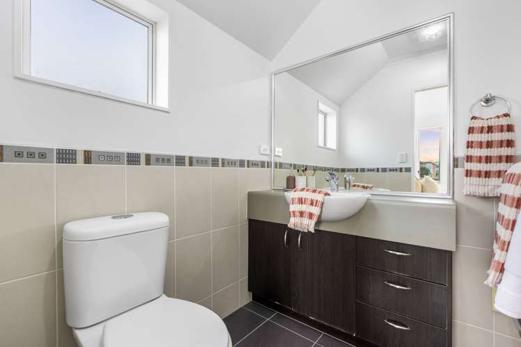 14 Topland Drive Flat Bush_13