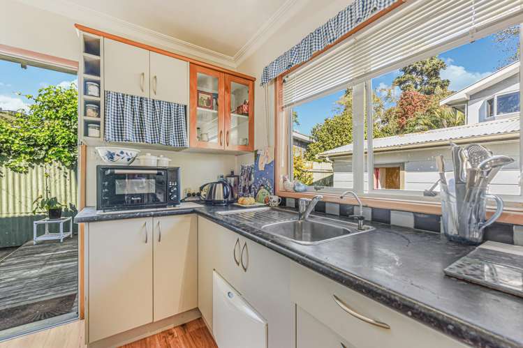 2/3A Suter Street Stoke_9