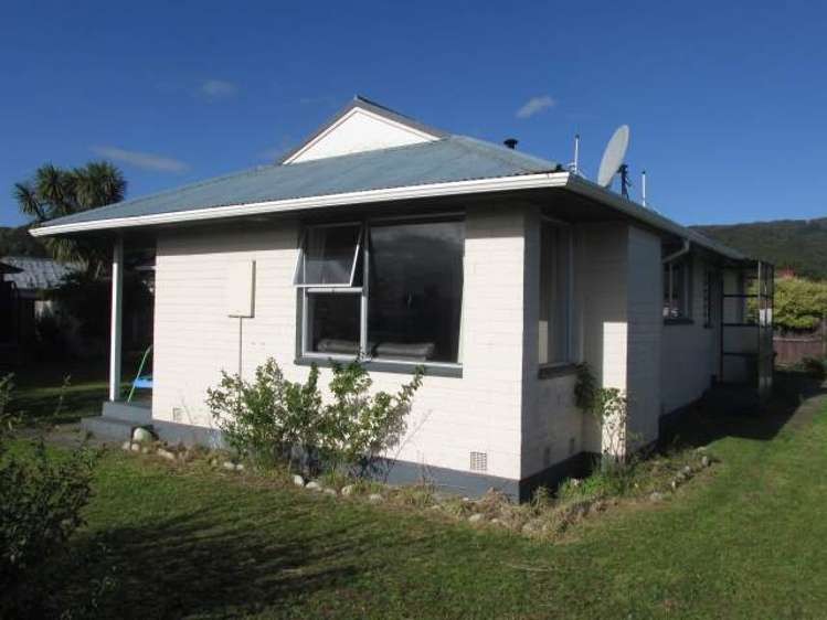 29 Plaskett Street Reefton_18