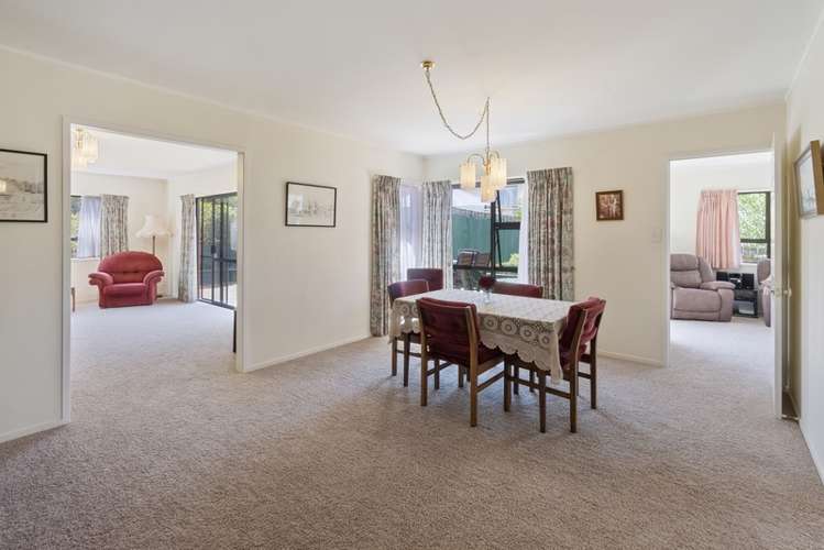 94 Gosford Drive Botany Downs_6