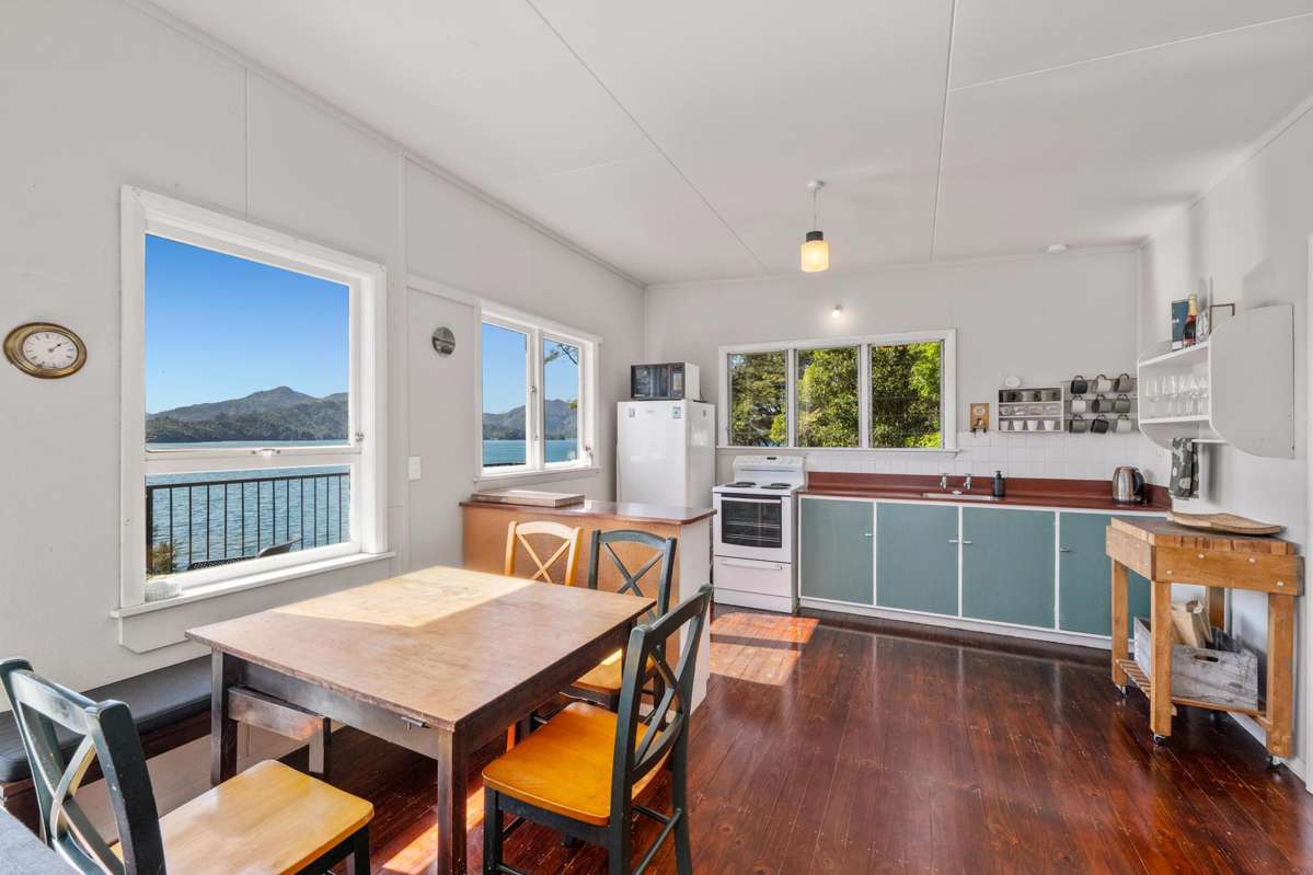 2717 Queen Charlotte Drive_2