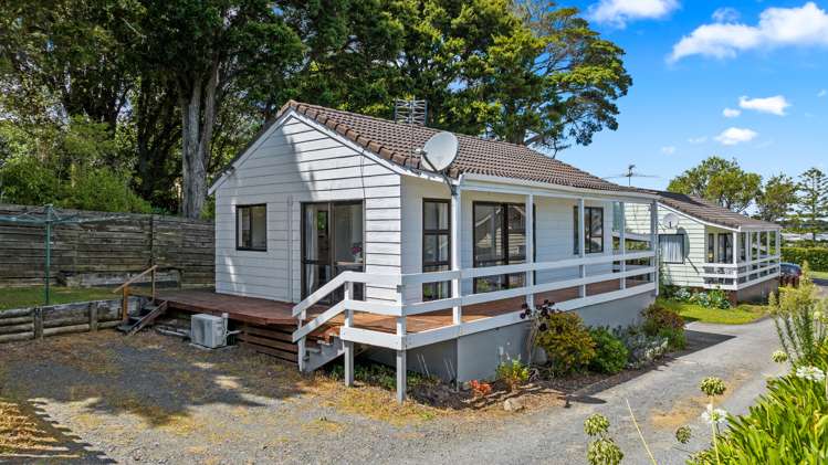 2/12 Carlton Road Pukekohe_3
