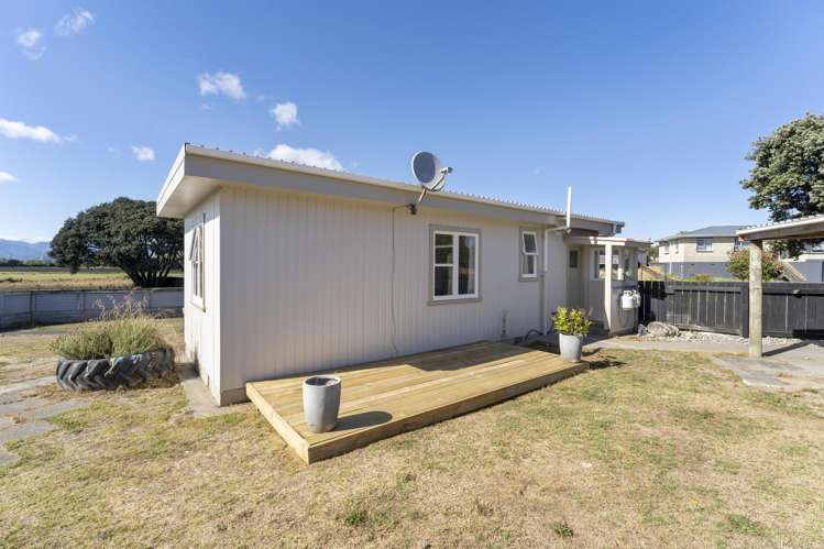 10 Robert Mckeen Street Otaki Beach_13