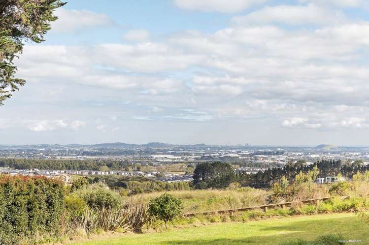 568 Redoubt Road Flat Bush_25