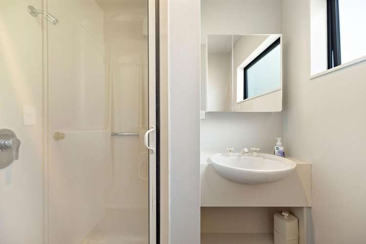 18a Cameron Place Fernhill/Sunshine Bay_8