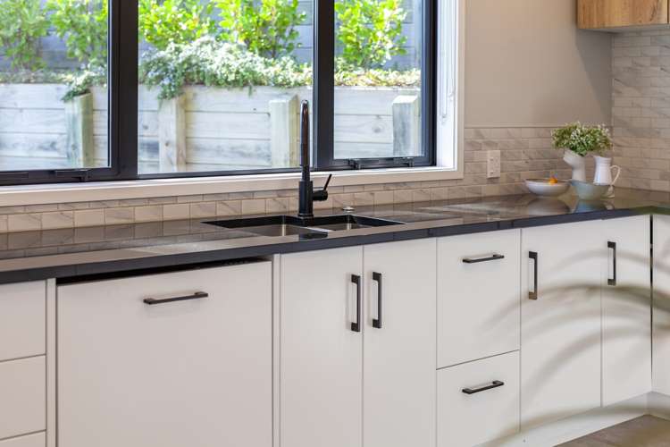 79 The Esplanade Raumati South_16