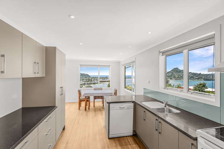 5 Pine Grove Tairua_20
