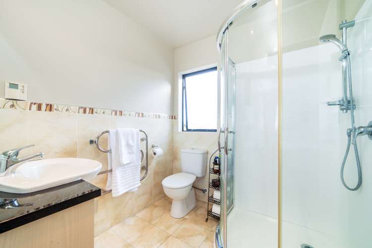 17 Gordon Stanley Drive Massey_14