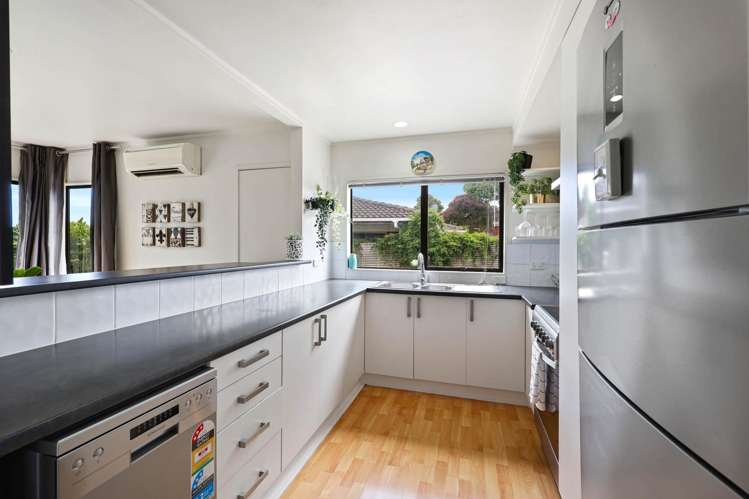2/34 Tupaki Place Pakuranga Heights_2