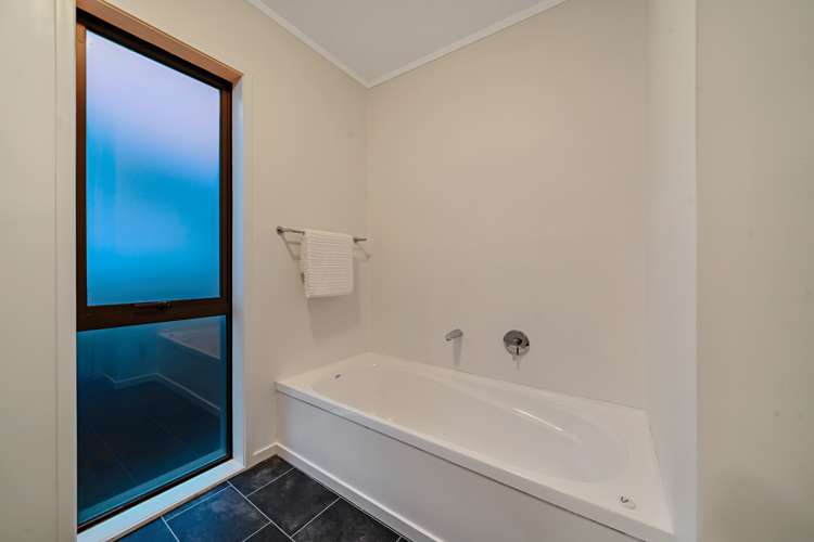 35 Eyre Street Henderson_17