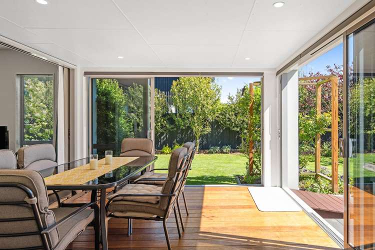 38 Carnaveron Drive Lincoln_10