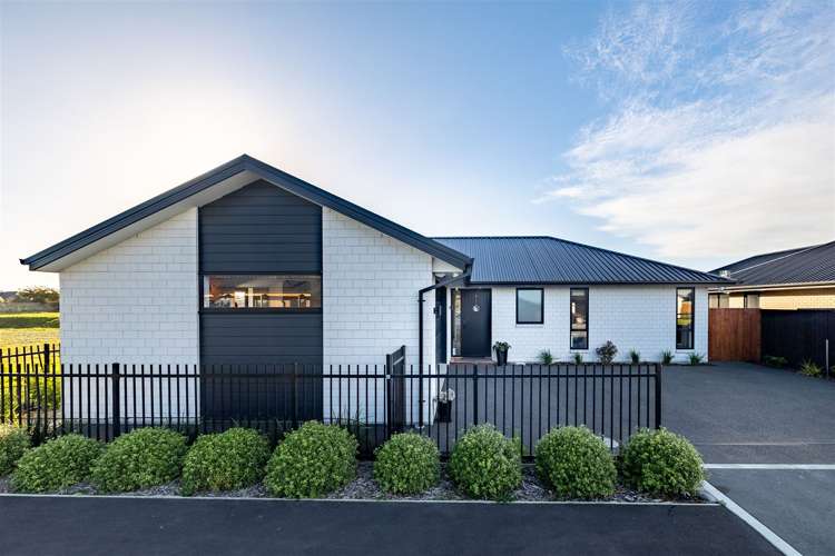 48 Stationmasters Way_0