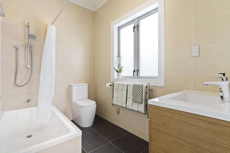 70 Old Mill Road Westmere_6