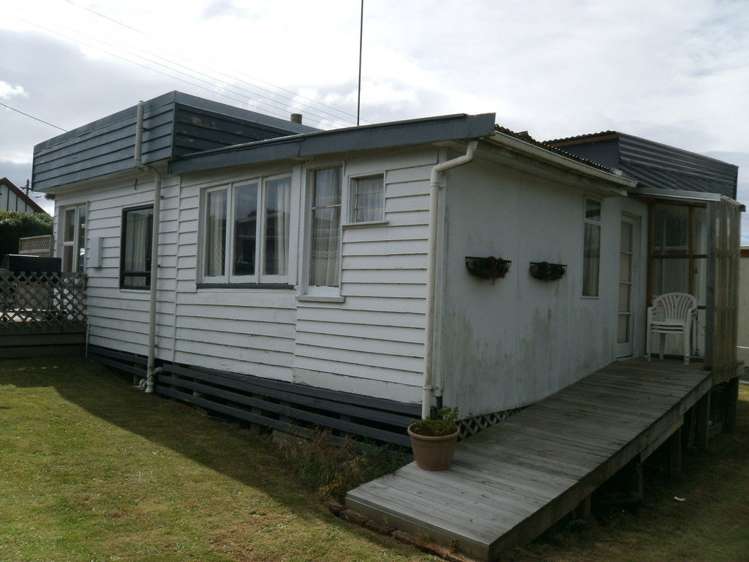 7 Kowhai Street Kaka Point_11