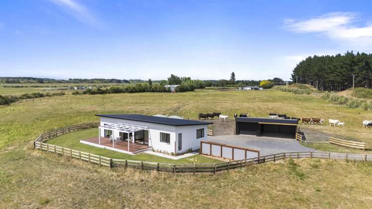 1121 Parewanui Road Parewanui_22